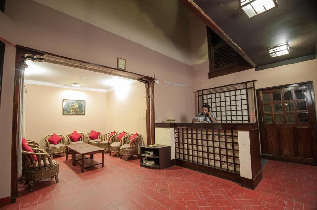 Hotel Candle Inn Pokhara Exterior foto